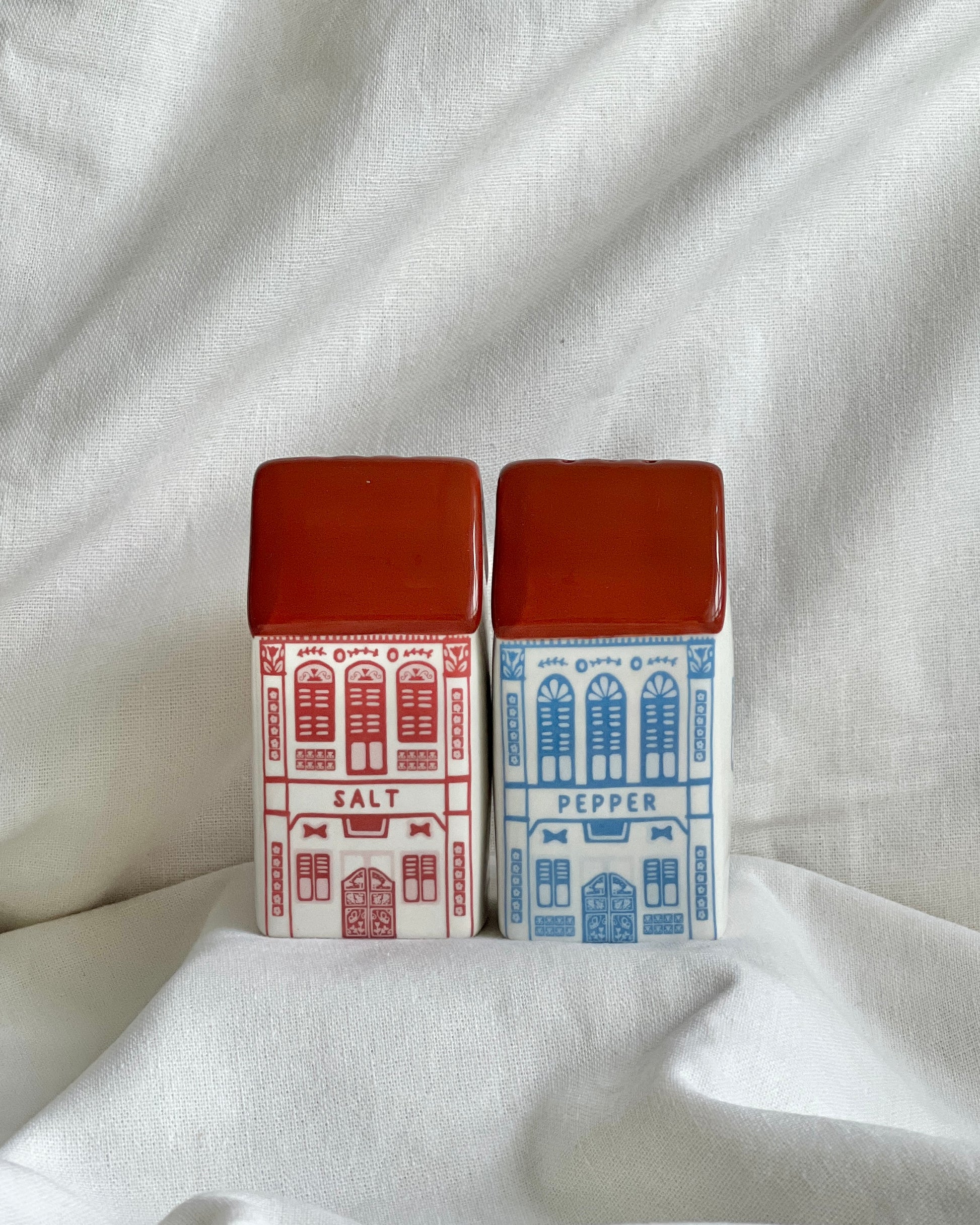 Singapore shophouse salt and pepper shakers souvenir gift