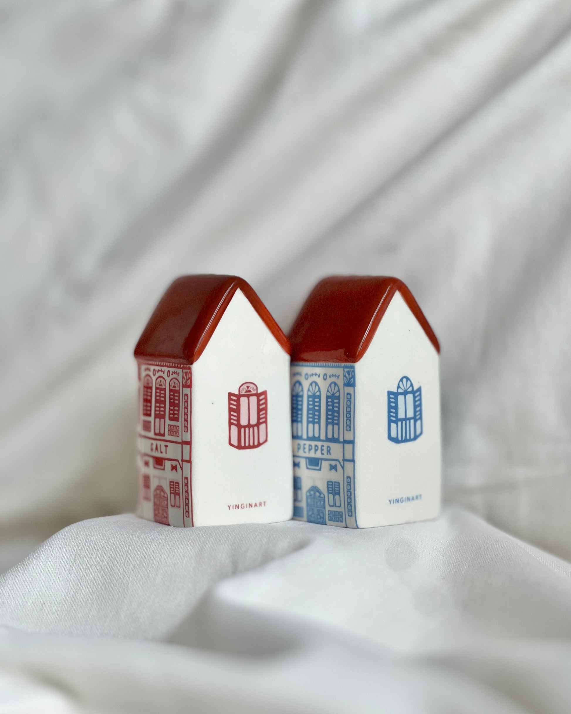 Singapore shophouse salt and pepper shakers souvenir gift